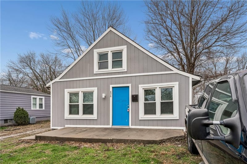 808 S Savage St, Independence, MO 64050