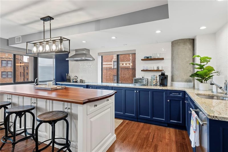 803 48th St #706, Kansas City, MO 64112