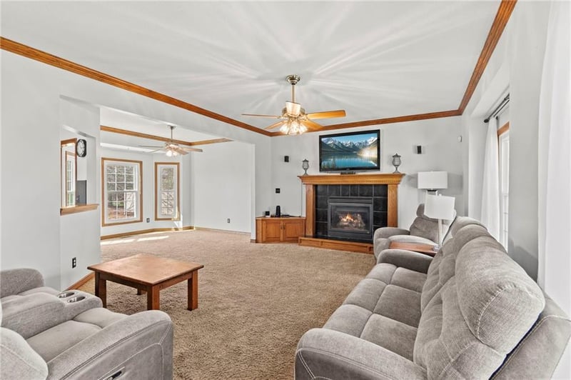 1330 N Lake City Valley Rd, Buckner, MO 64016