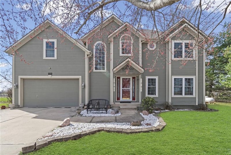 1330 N Lake City Valley Rd, Buckner, MO 64016
