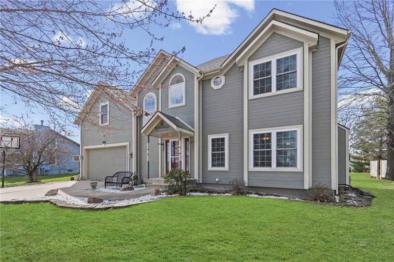 1330 N Lake City Valley Rd, Buckner, MO 64016