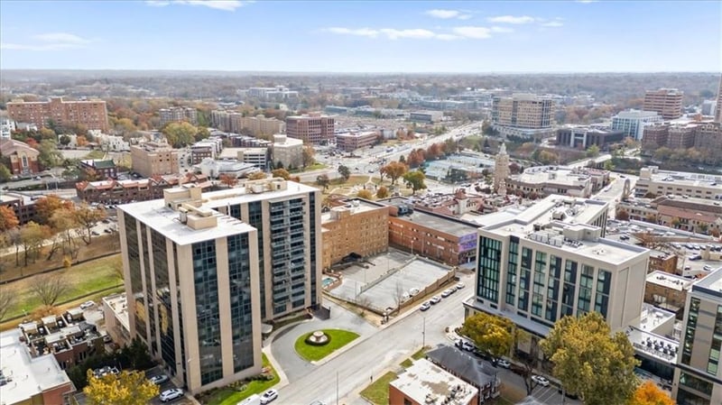 4545 Wornall Rd #1110, Kansas City, MO 64111