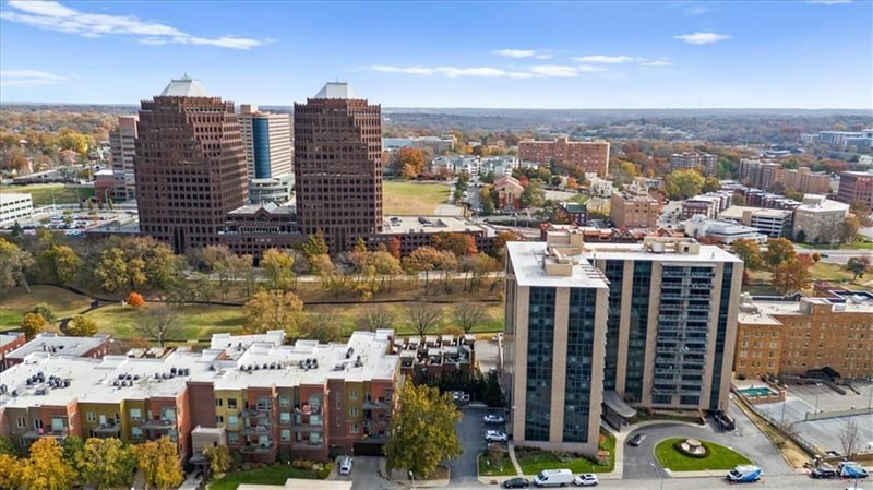 4545 Wornall Rd #1110, Kansas City, MO 64111