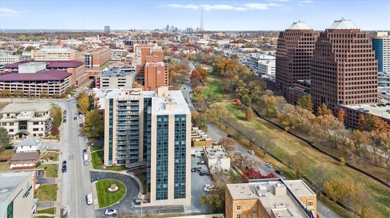 4545 Wornall Rd #1110, Kansas City, MO 64111