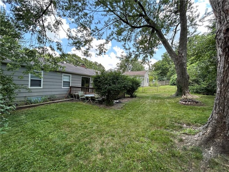 6708 Woodward St, Overland Park, KS 66204