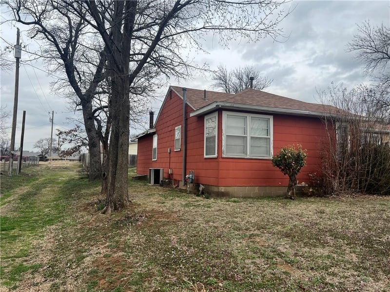 206 Bradley St, Sedan, KS 67361