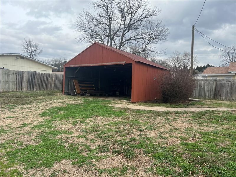 206 Bradley St, Sedan, KS 67361