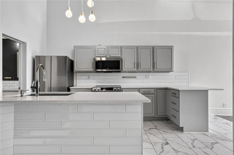 609 Central St #1104, Kansas City, MO 64105