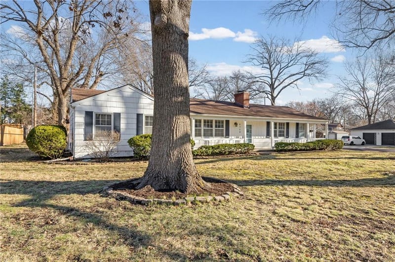 6102 67th Ter, Overland Park, KS 66204