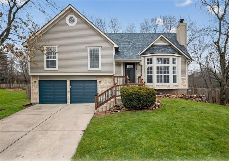 8000 148th St, Overland Park, KS 66223