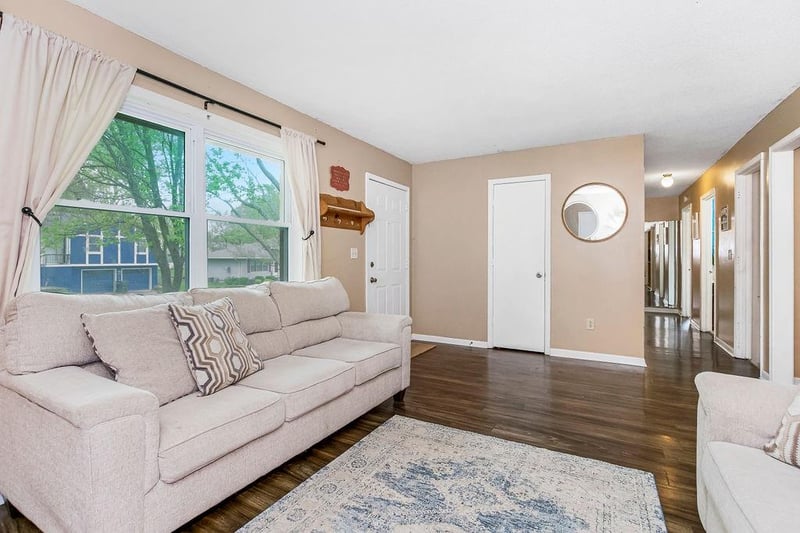 409 Creach Dr, Warrensburg, MO 64093