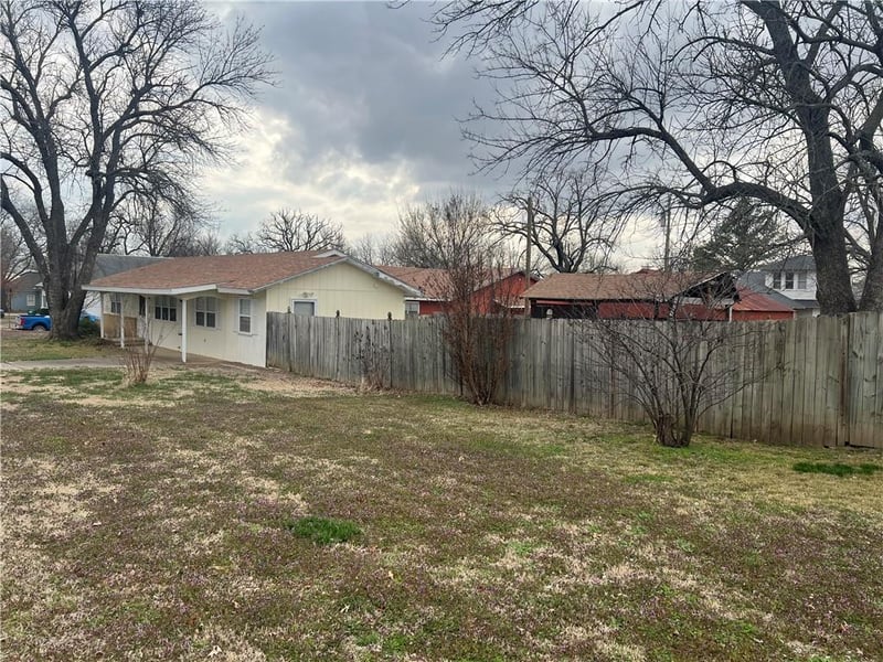 709 Montgomery St, Sedan, KS 67361