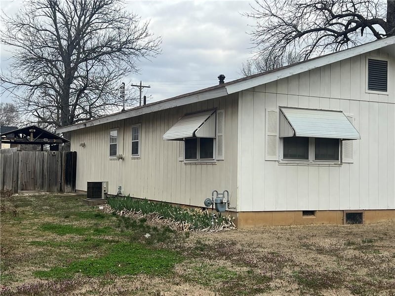 709 Montgomery St, Sedan, KS 67361