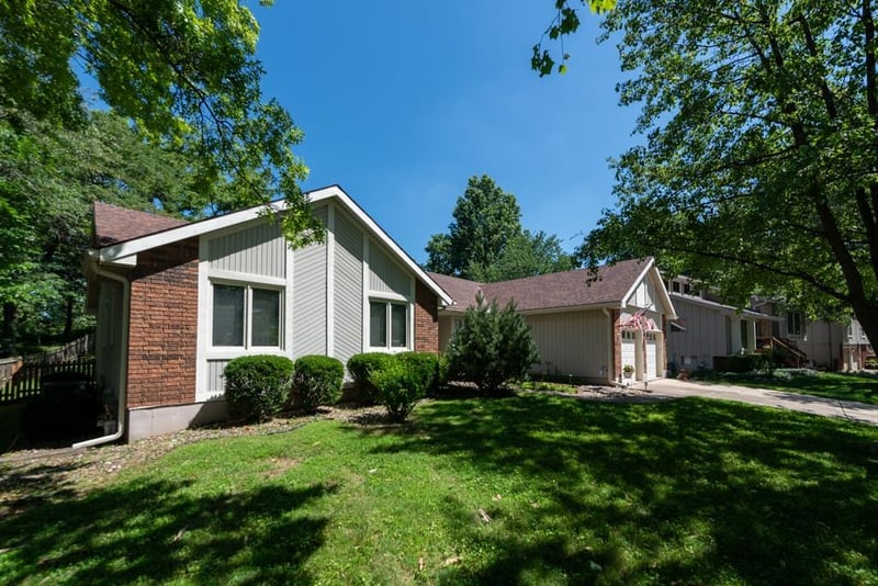 5116 Walden Dr, Kansas City, MO 64151