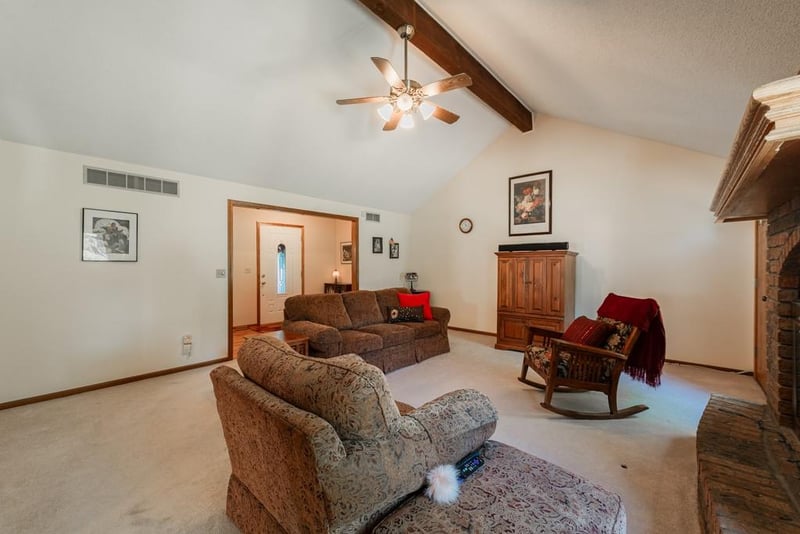 5116 Walden Dr, Kansas City, MO 64151