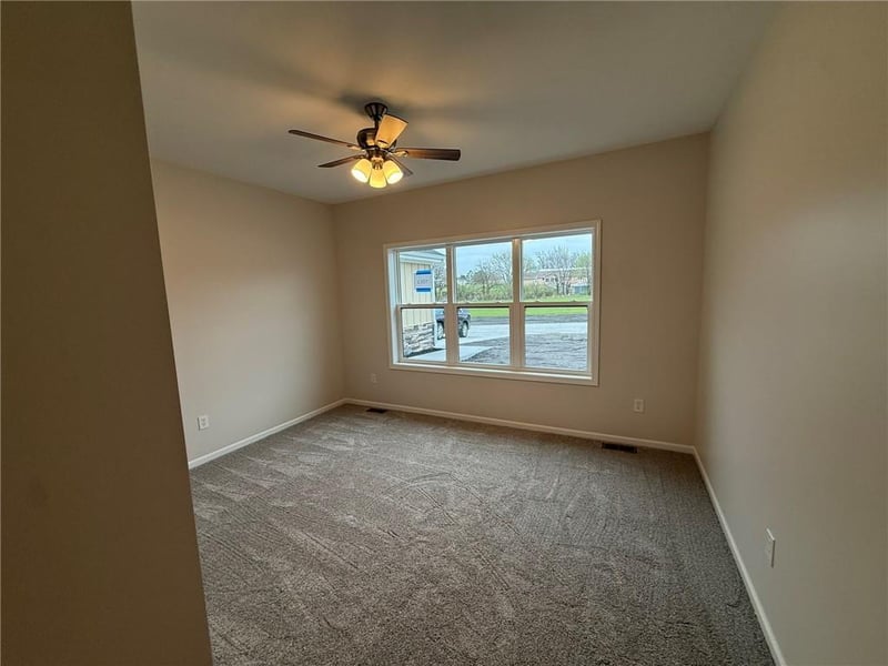 1003 George Ct, Effingham, KS 66023