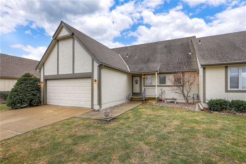 12007 86 St, Kansas City, MO 64138