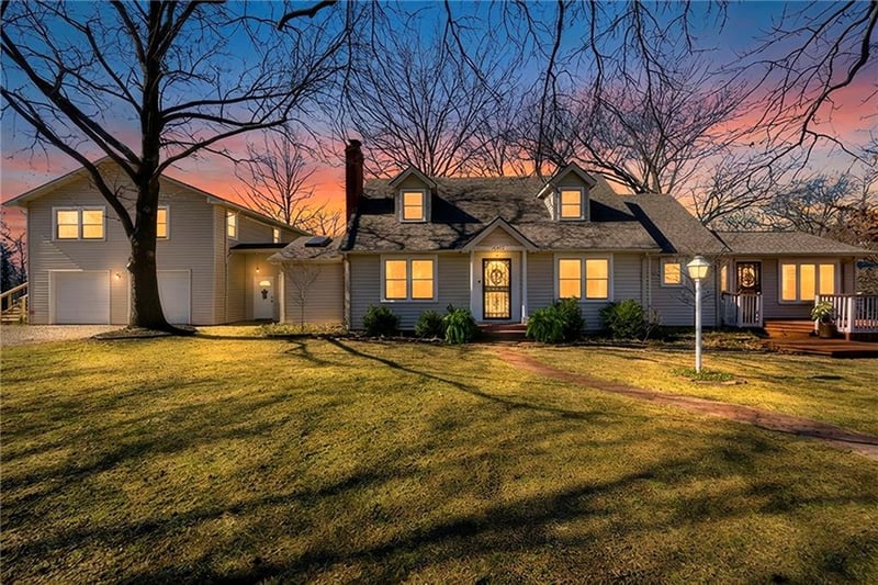14401 Lookout Dr, Kansas City, MO 64139