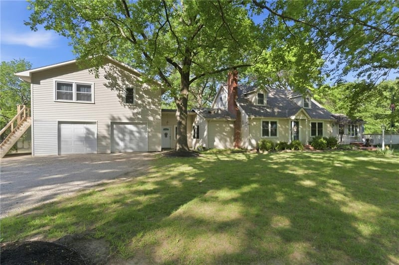 14401 Lookout Dr, Kansas City, MO 64139