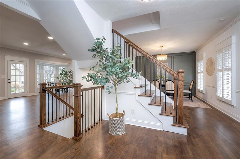 12113 Cherokee St, Leawood, KS 66209