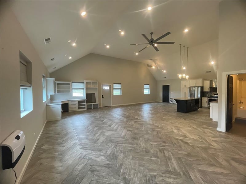 585 500 Rd, Clinton, MO 64735