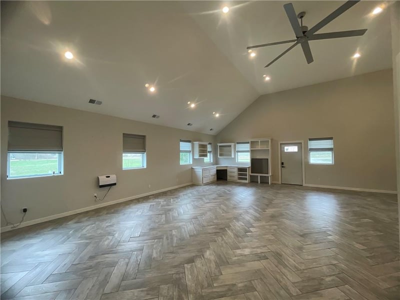 585 500 Rd, Clinton, MO 64735