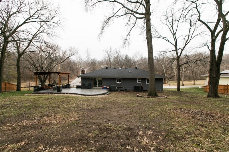 12108 66th St, Kansas City, MO 64152