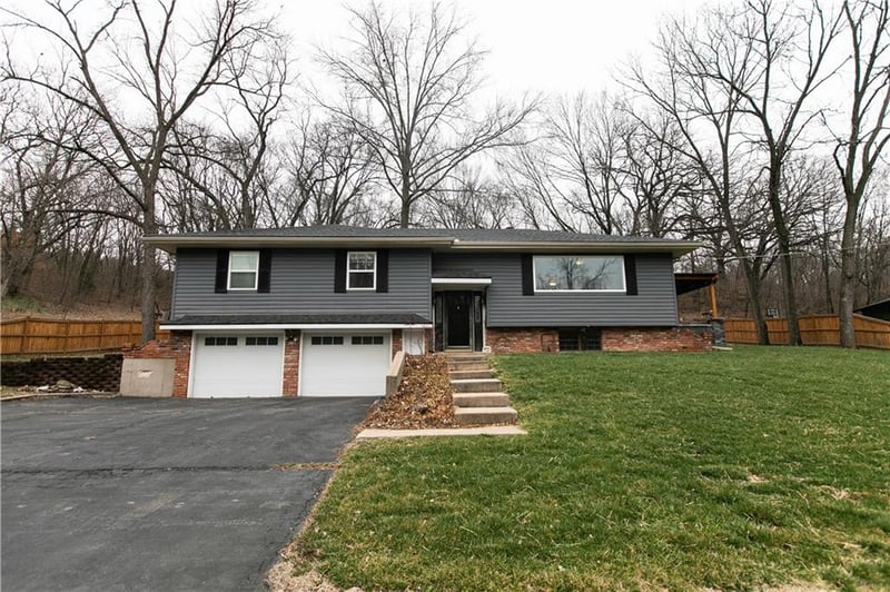 12108 66th St, Kansas City, MO 64152