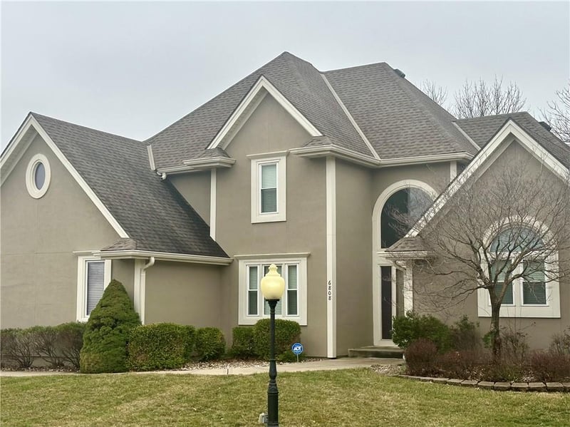 6808 Charleston Dr, Kansas City, MO 64119