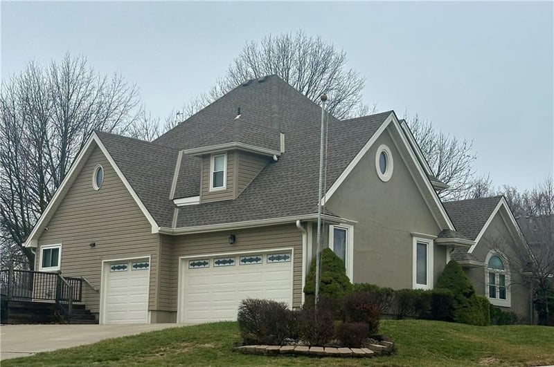 6808 Charleston Dr, Kansas City, MO 64119