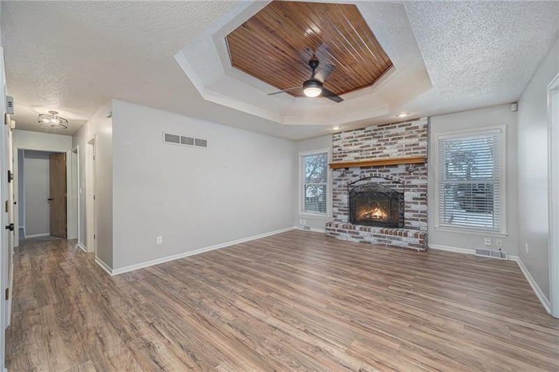 6410 Hilldale Dr, Kansas City, MO 64151