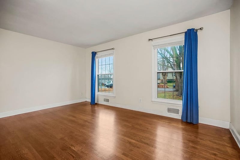 10513 Mersington Ave, Kansas City, MO 64137