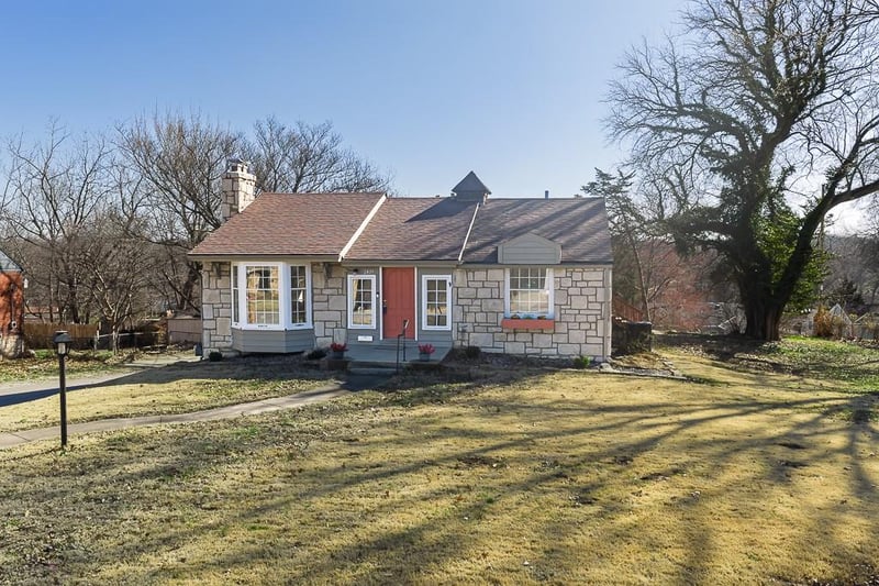 2419 49th St, Kansas City, KS 66104