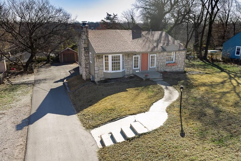 2419 49th St, Kansas City, KS 66104