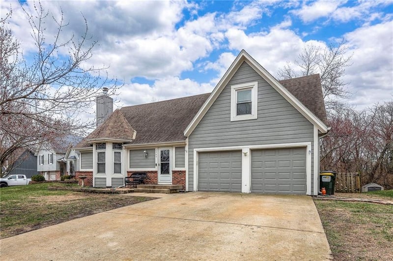 7745 154th Ter, Overland Park, KS 66223