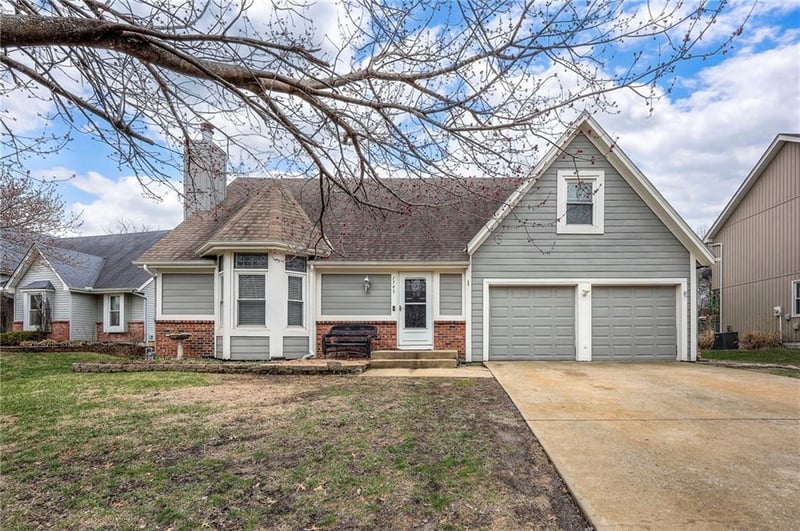 7745 154th Ter, Overland Park, KS 66223
