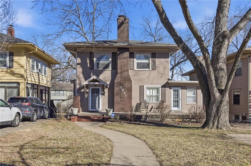 5921 Wornall Rd, Kansas City, MO 64113