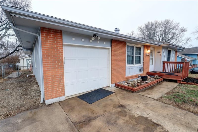 3613 Randall Dr, Independence, MO 64055
