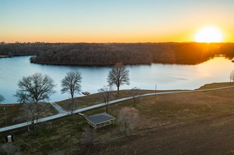 23076 Springdale Rd, Easton, KS 66020