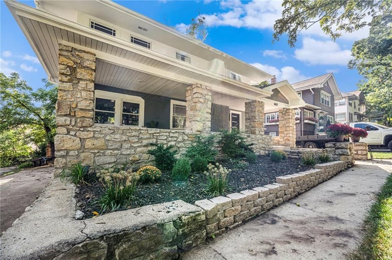 1407 W 50th St, Kansas City, MO 64112
