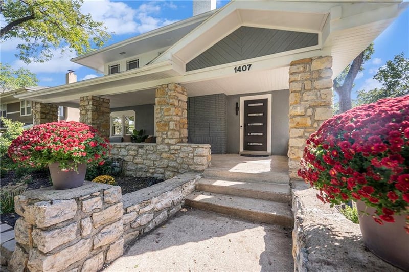 1407 W 50th St, Kansas City, MO 64112