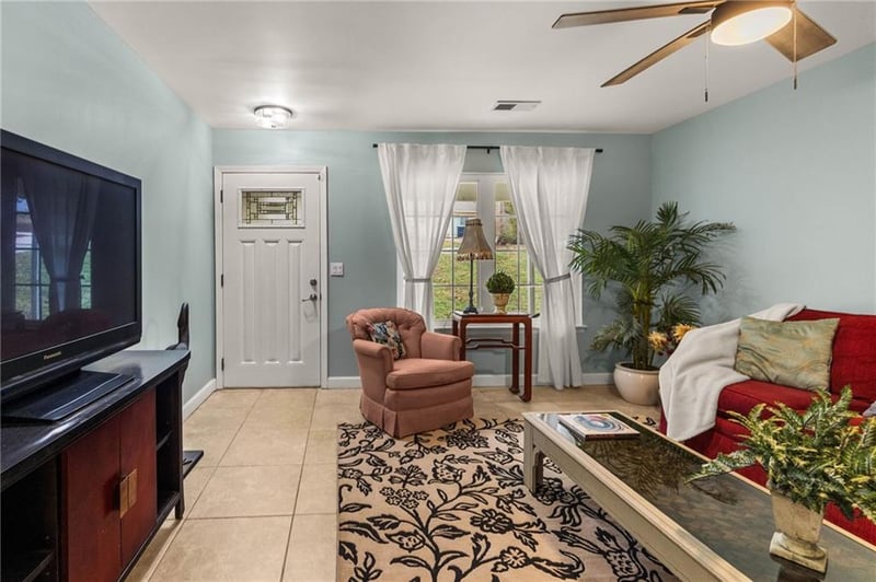 9253 Walnut St, Kansas City, MO 64114