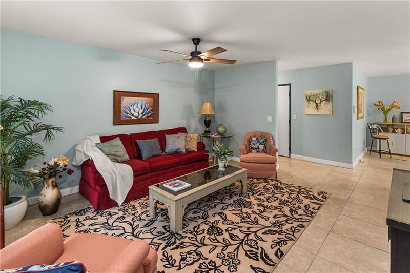 9253 Walnut St, Kansas City, MO 64114