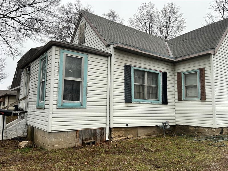 537 Cedar Ave, Independence, MO 64053