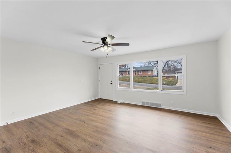 12305 52nd Ter, Kansas City, MO 64133