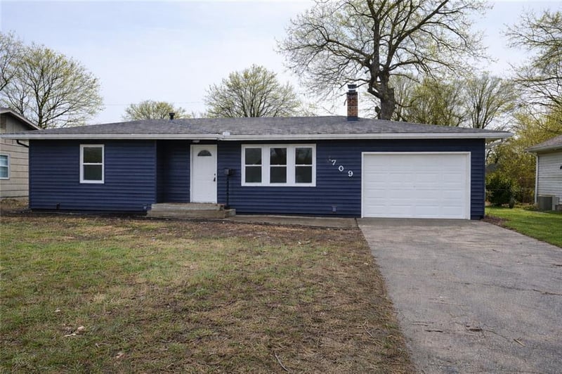 709 7th St, Lee's Summit, MO 64081