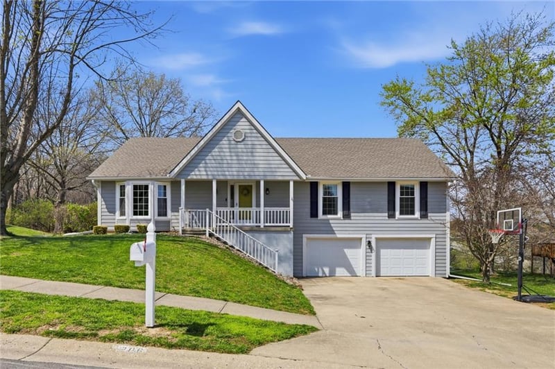 1206 Campbell St, Liberty, MO 64068