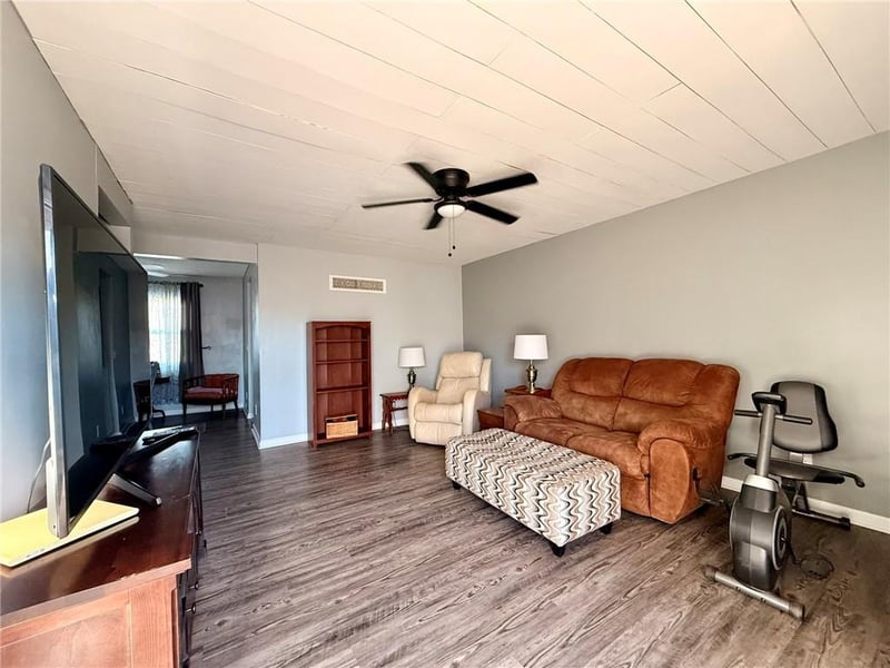 5821 Colorado Ave, Kansas City, MO 64119