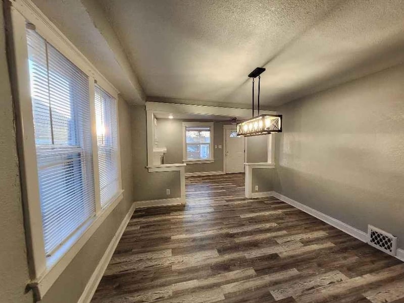 2617 Quincy Ave, Kansas City, MO 64127