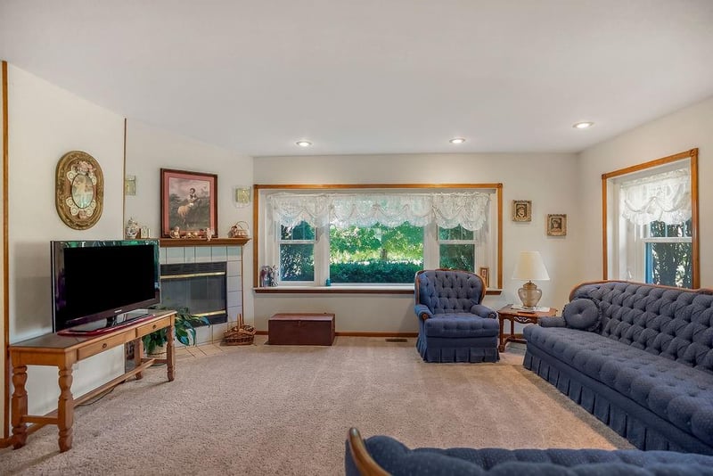 16321 Hildebrandt Rd, Leavenworth, KS 66048